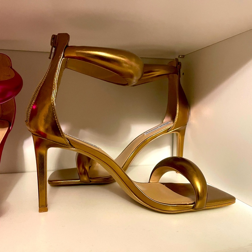 STEVE MADDEN -  PARTAY BRONZE - SQUARE TOE STILETTO HEEL W/ BUBBLED STRAPS